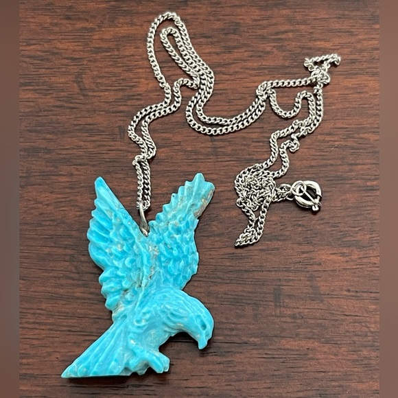 Southwestern signed hand carved turquoise flying eagle pendant and silver chain - Picture 6 of 12
